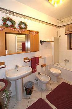 Ai Due Pini B&B Пескантина Екстериор снимка
