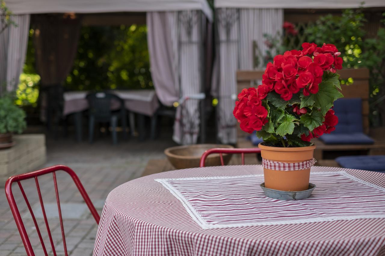 Ai Due Pini B&B Пескантина Екстериор снимка