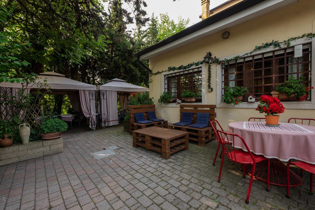 Ai Due Pini B&B Пескантина Екстериор снимка